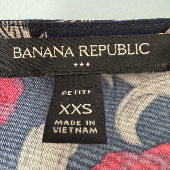 Banana Republic Red and Black Floral Long Sleeve Wrap Dress Petite XXS - Picture 2 of 7